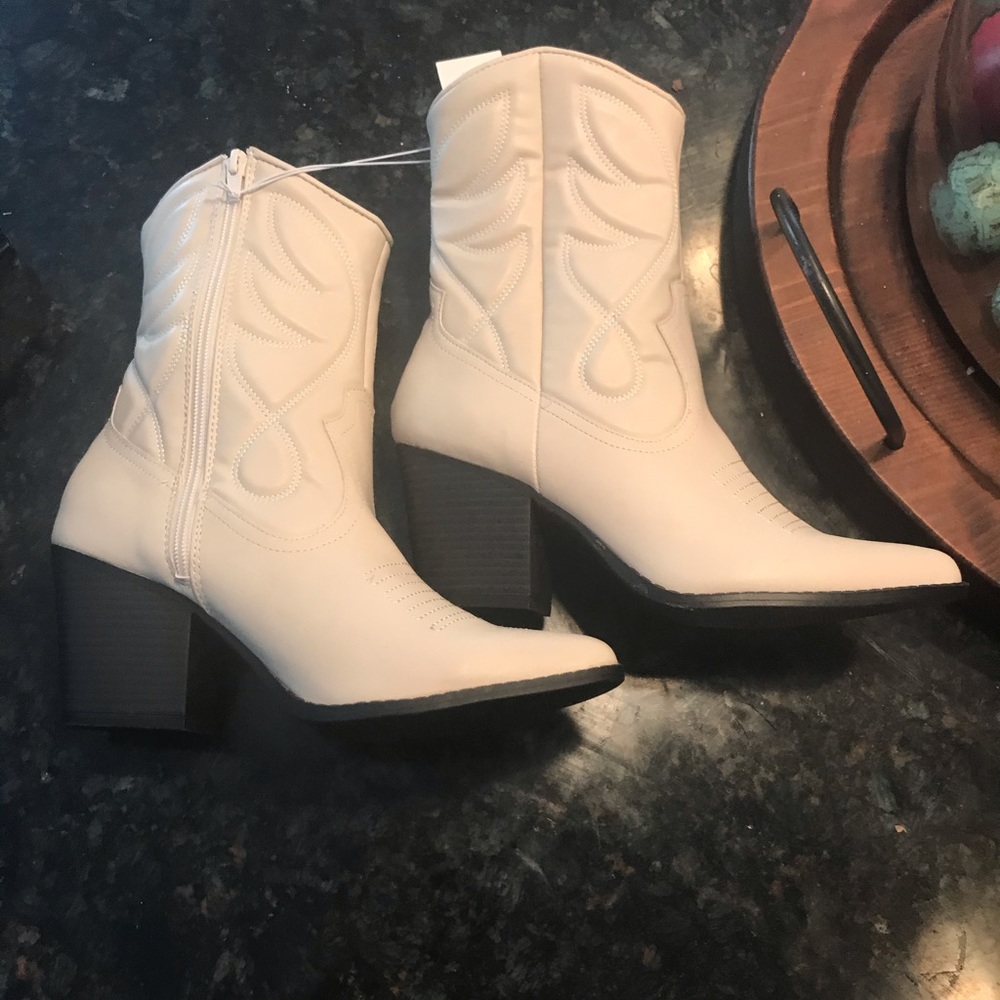 Winter White Ankle Boots, New with Tag. Size 9.